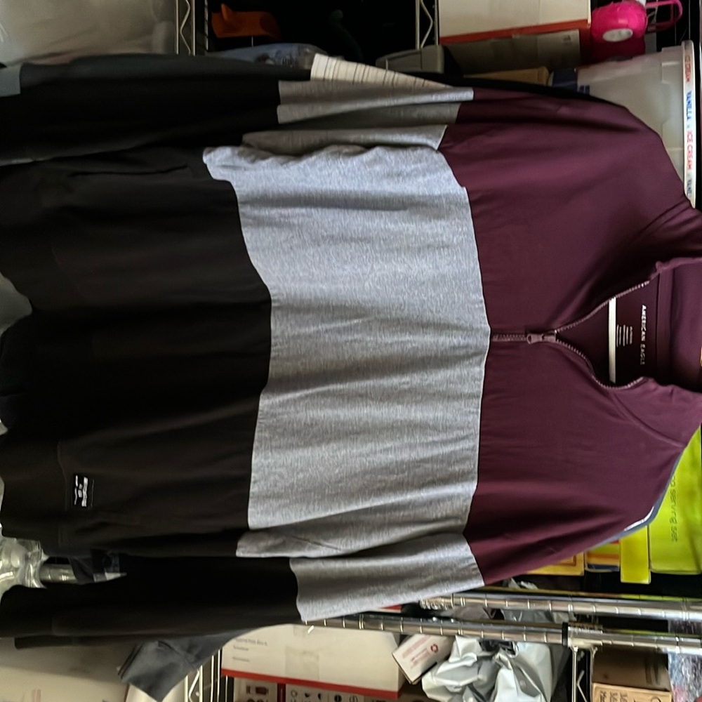 Men’s American Eagle Longsleeve!